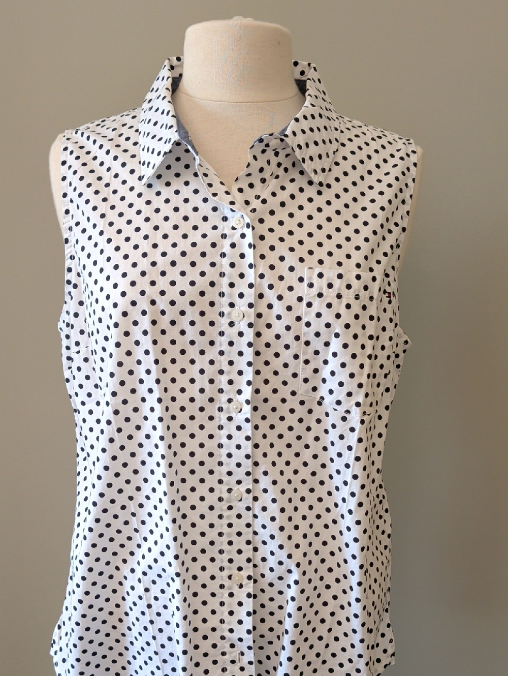 Tommy Hilfiger White Sleeveless Polka Dot Button-Down Shirt Size Large Classic